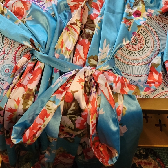 Silky 3/4 Length Robe - Picture 2 of 3